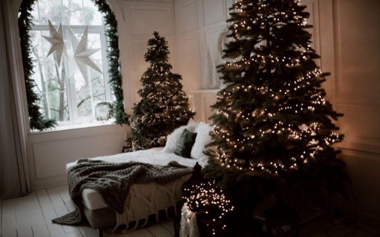 Hacks for Decorating Flats for this Christmas